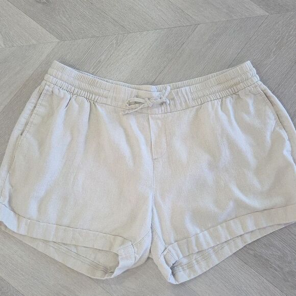 Old Navy Womans Linen Cream Shorts, Size Large - Picture 1 of 5